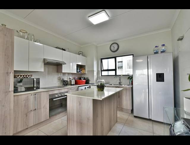 3 BEDROOM APARTMENT FOR SALE IN RANDPARK RIDGE